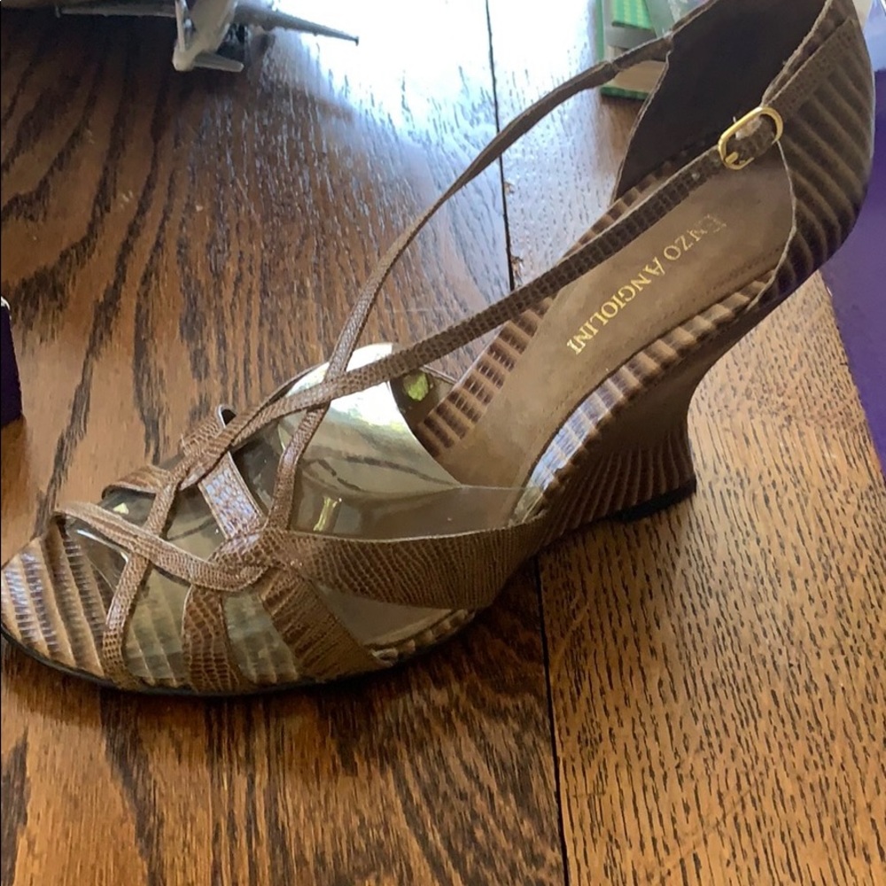 Enzo Angiolini Eaglaisne brown wedges